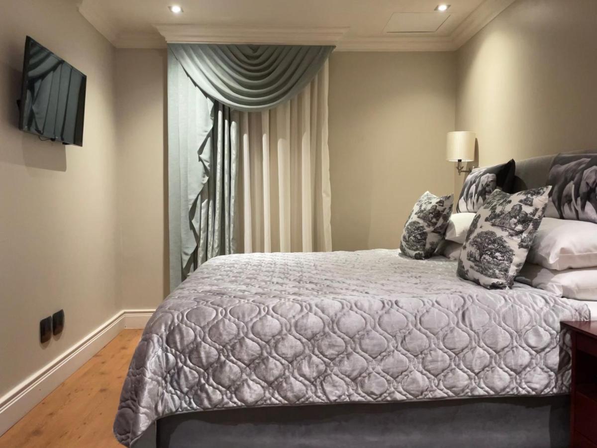Cape Royale 810 Apartment