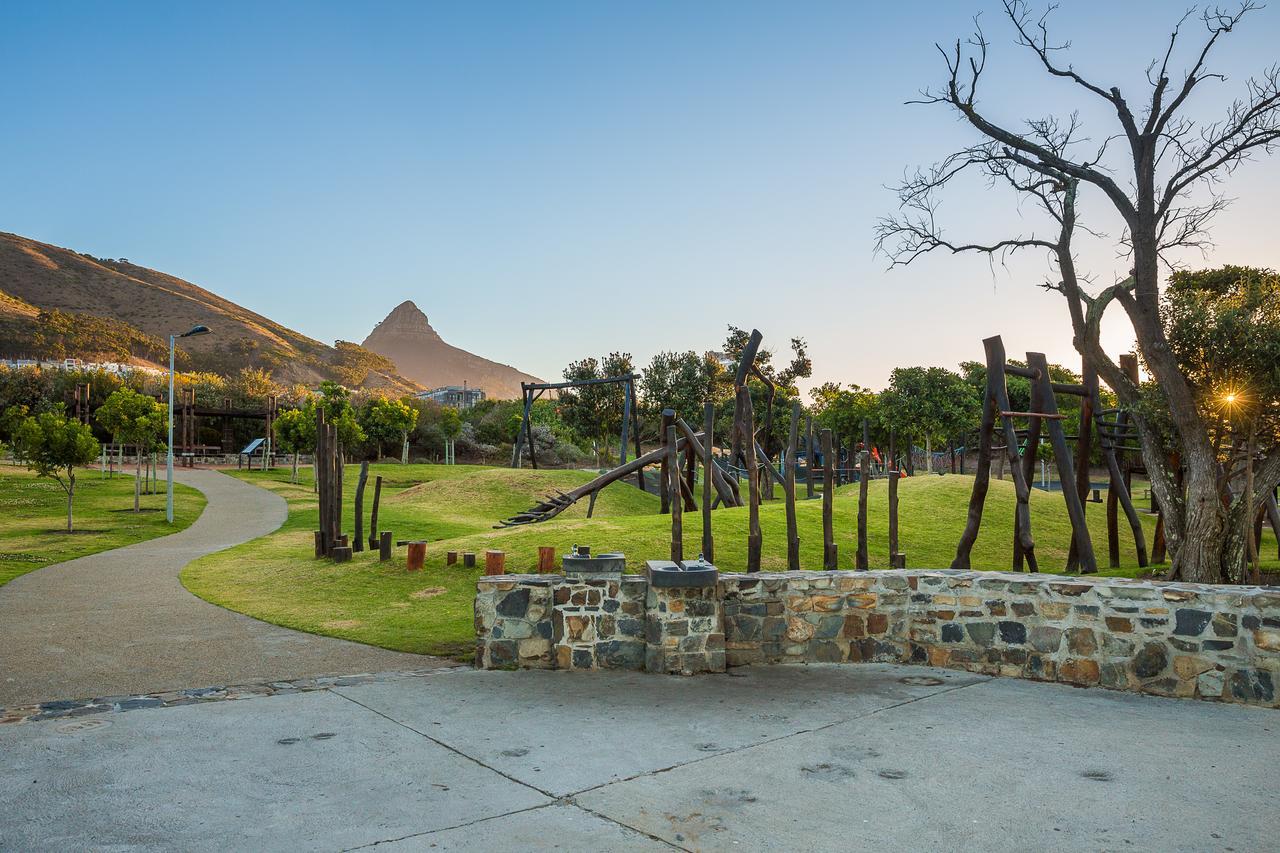 Cape Royale 810 Cape Town